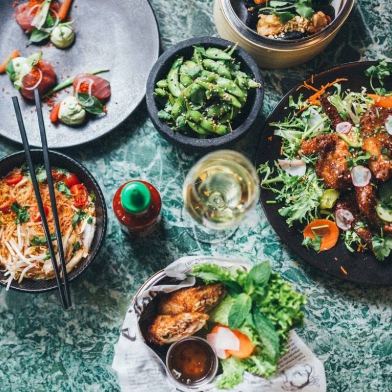 Restaurants festifs et abordables à Montréal : bonnes adresses à essayer!