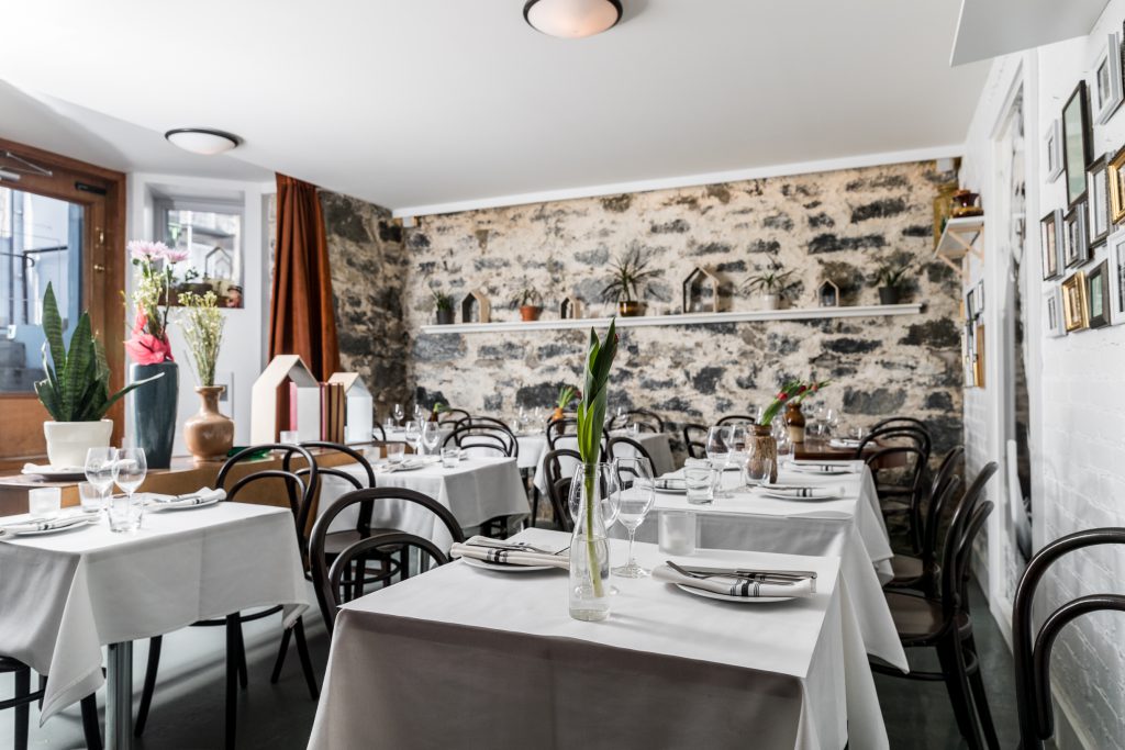 Le Restaurant Petite Maison de Danny St-Pierre Le Restaurant Petite Maison de Danny St-Pierre