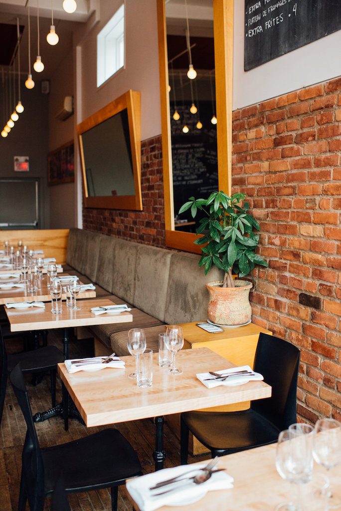 Ô Thym Délicieux Apportez Votre Vin dans le Village