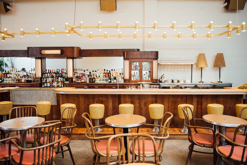 Taverne Atlantic superbe bar où festoyer dans le Mile Ex